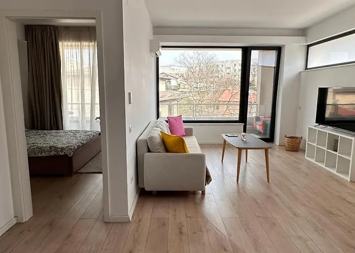 Apartment Warm 3 *