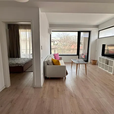 Apartment Warm 3 *